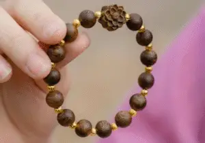 Những điều kiêng khi đeo vòng hạt trầm hương