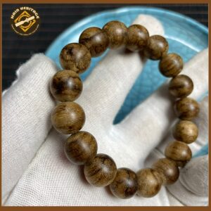 Cách Vệ Sinh Vòng Trầm Hương